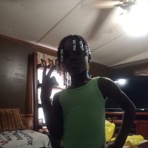 Meet your Posher, Marcue